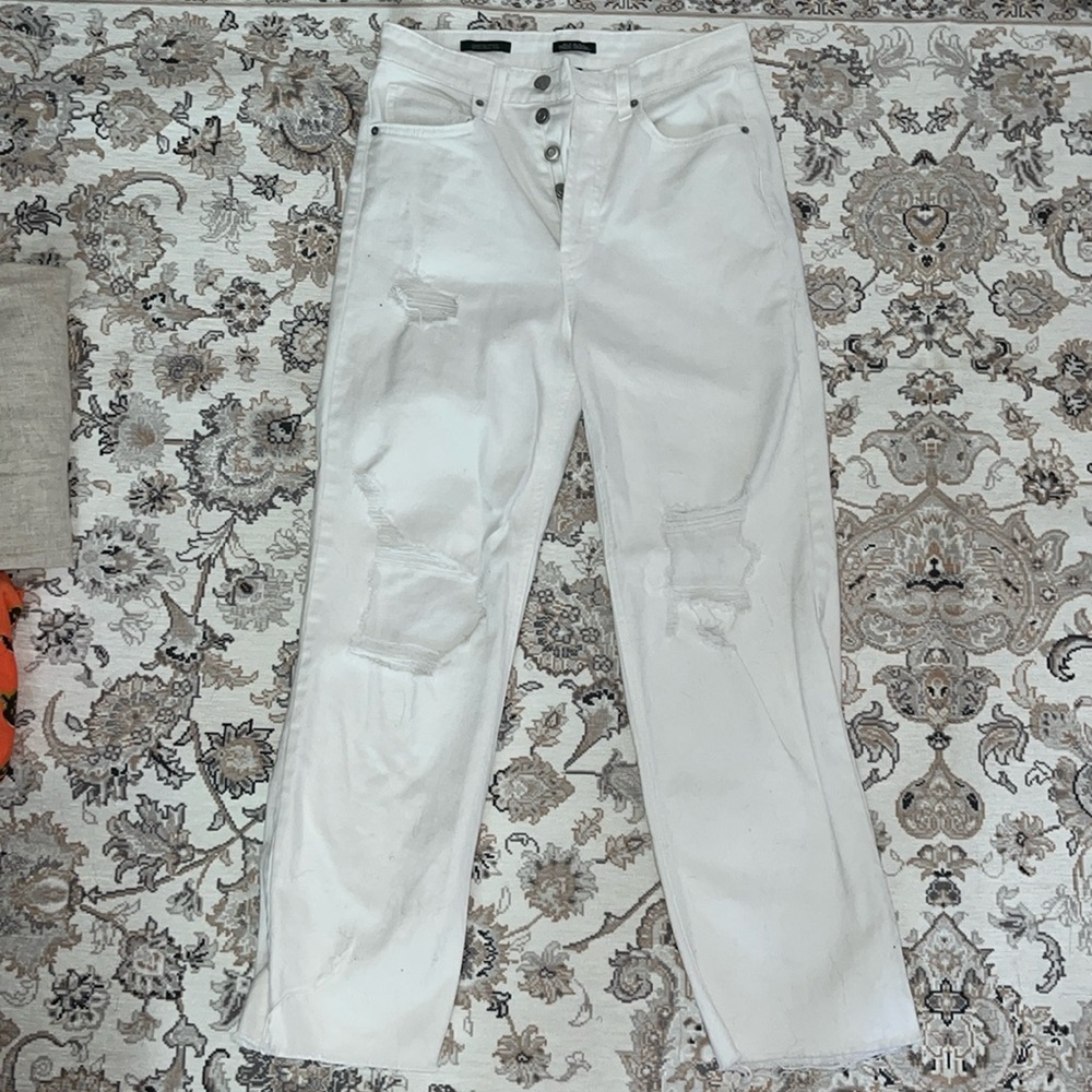 White Straight Leg Distressed Jeans🤍